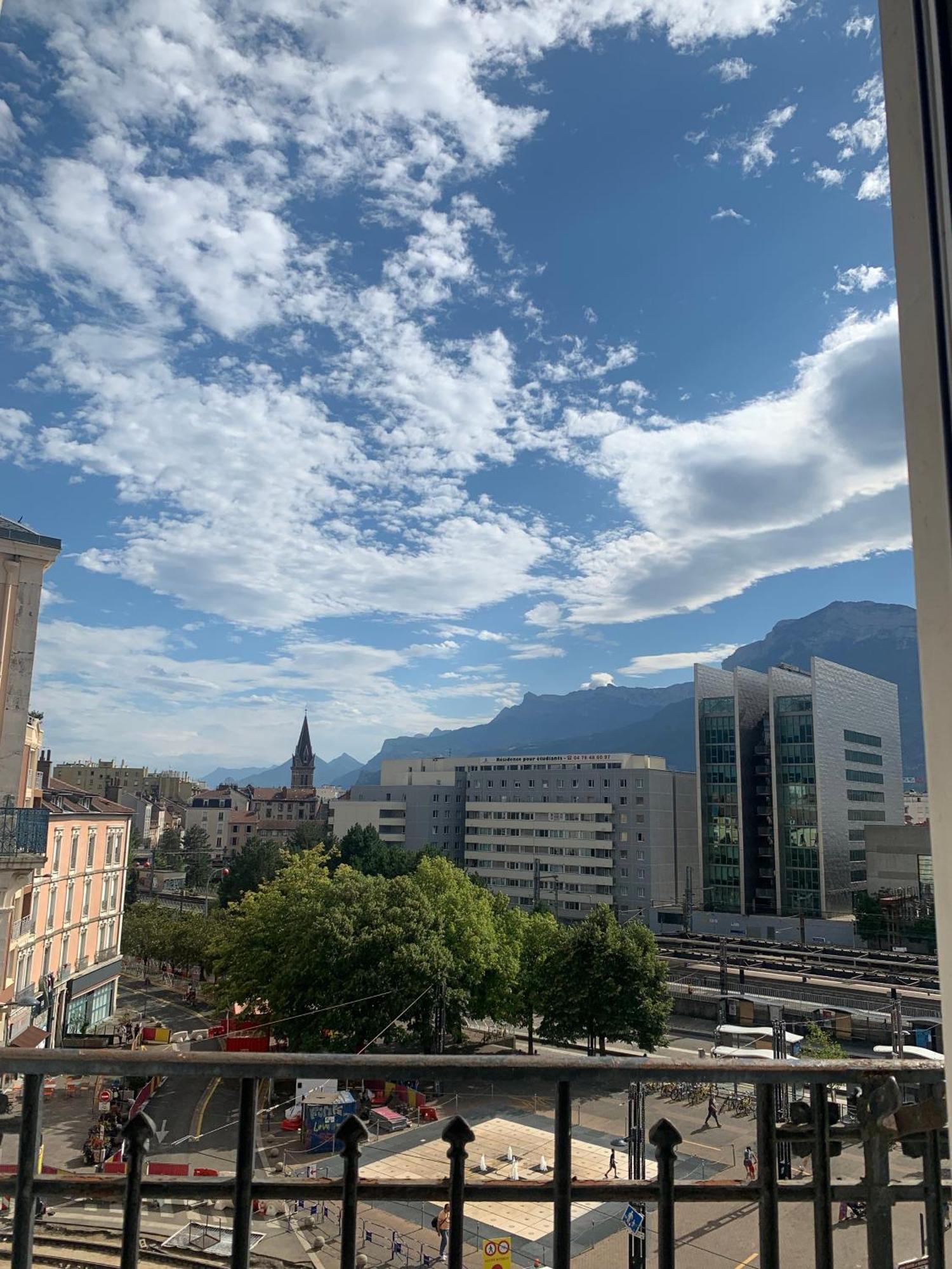 Hotel Campanile Grenoble Centre Gare Esterno foto