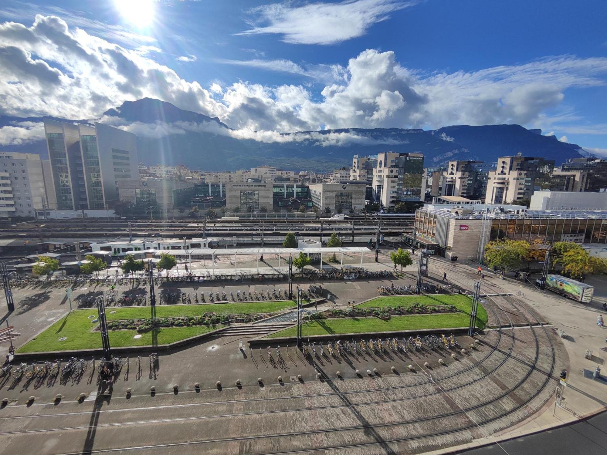 Hotel Campanile Grenoble Centre Gare Esterno foto