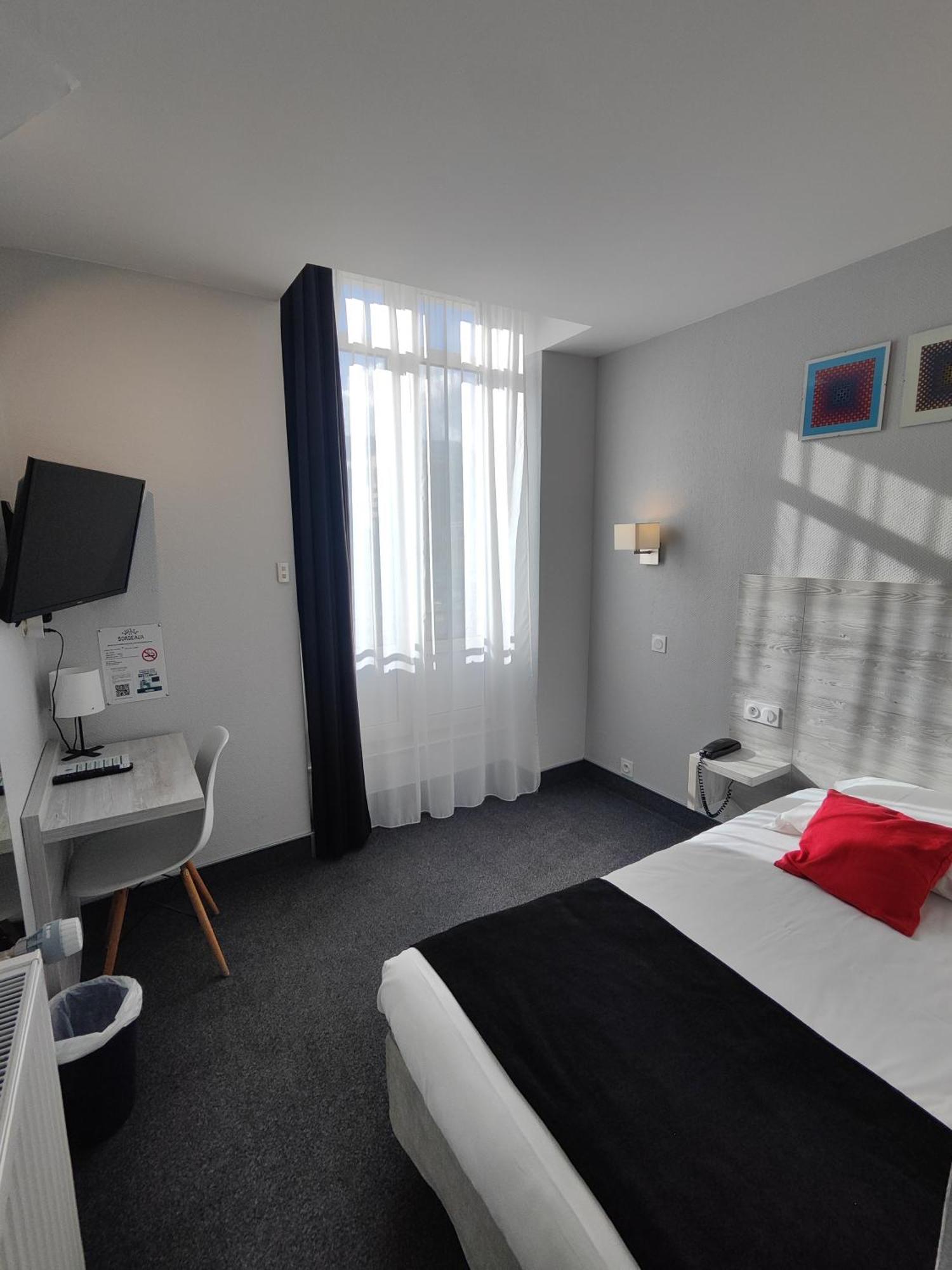 Hotel Campanile Grenoble Centre Gare Esterno foto