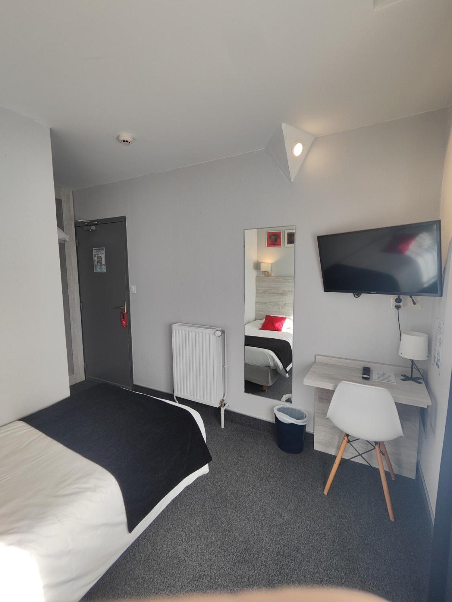 Hotel Campanile Grenoble Centre Gare Esterno foto